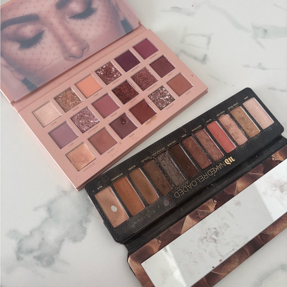 HUDA BEAUTY Nude Eyeshadow Palette - Pink and Gold - Picture 2 of 2
